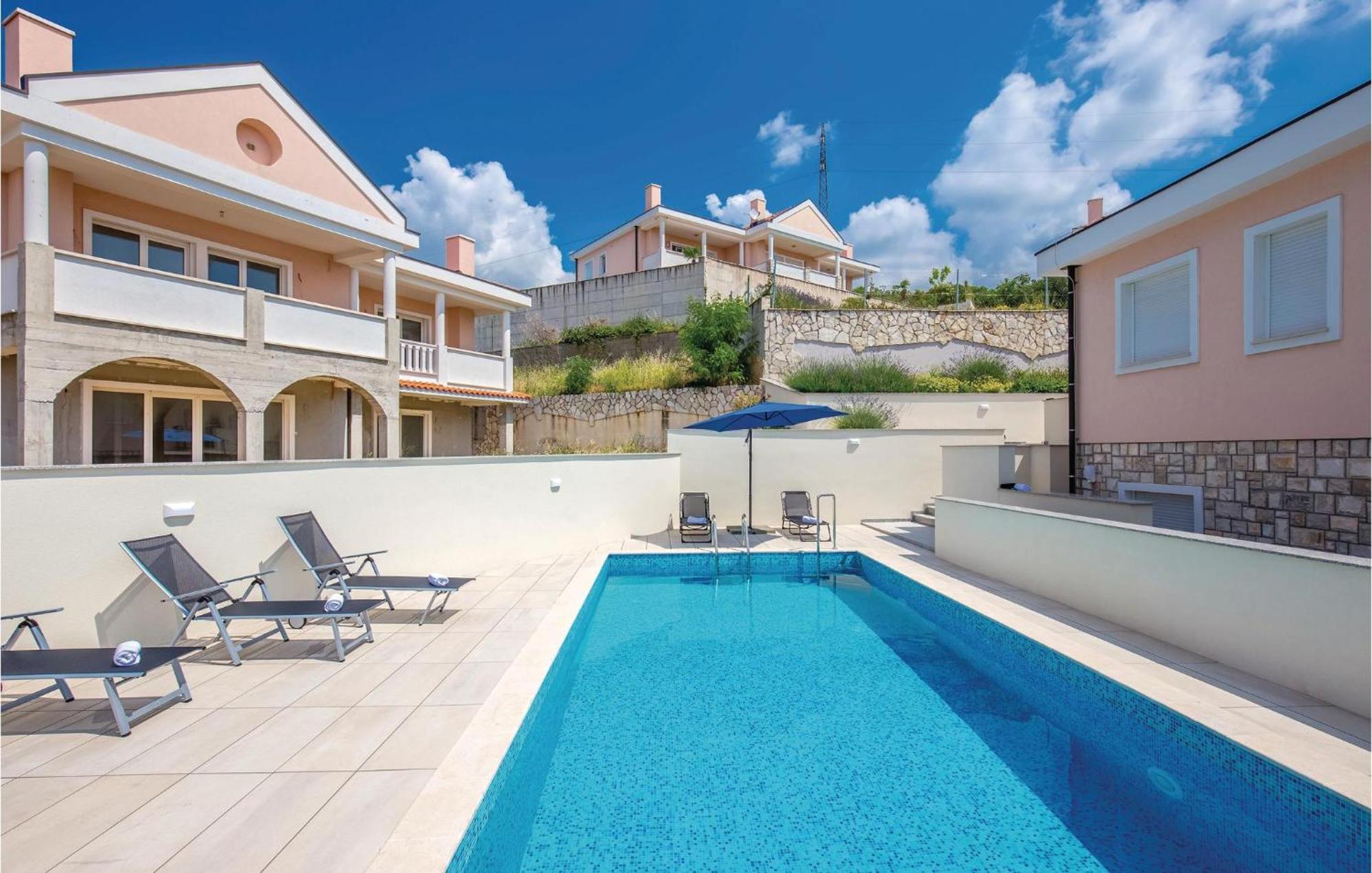 Cozy Apartment In Crikvenica With House Sea View المظهر الخارجي الصورة