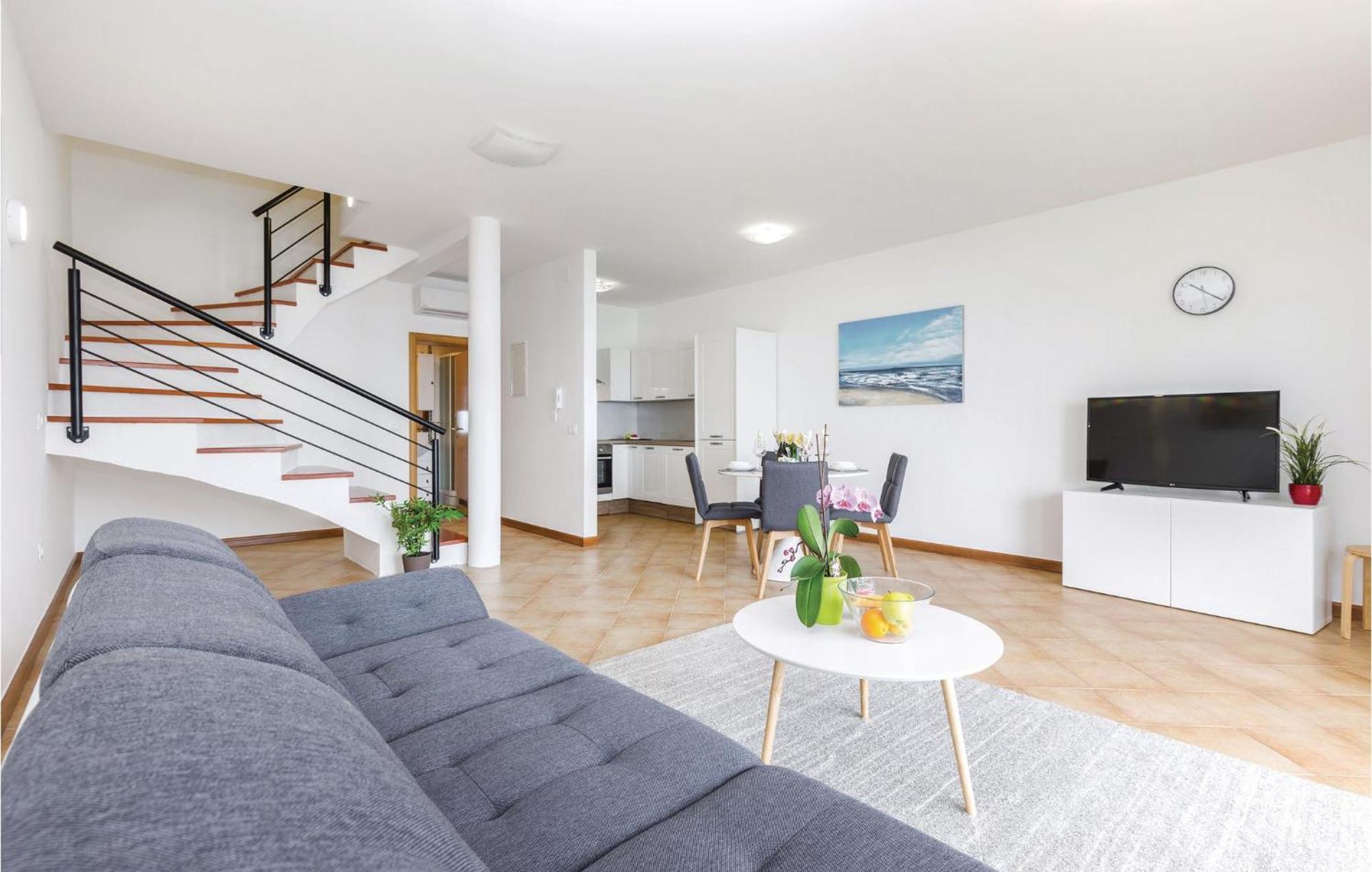 Cozy Apartment In Crikvenica With House Sea View المظهر الخارجي الصورة