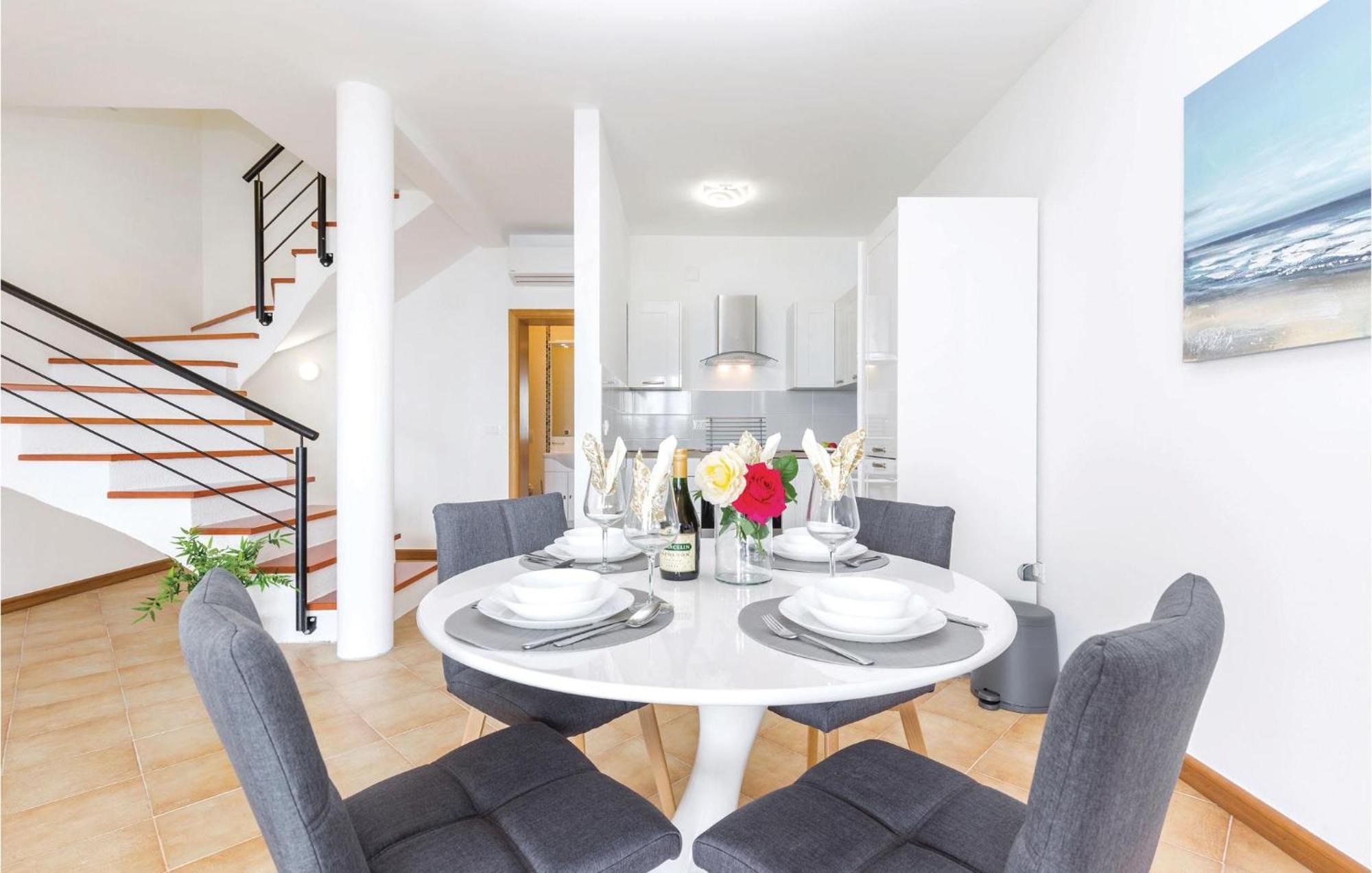 Cozy Apartment In Crikvenica With House Sea View المظهر الخارجي الصورة